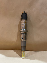 Load image into Gallery viewer, NEW BOSCH COMMON RAIL INJECTOR 0445120161 CUMMINS, FORD CARGO