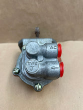 Load image into Gallery viewer, AC DELCO LIFT PUMP 461-333 BEDFORD 220, BLITZ, CF220, OPEL REKORD, OPEL BLITZ 4 BOLT MOUNT