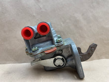 Load image into Gallery viewer, AC DELCO LIFT PUMP 461-333 BEDFORD 220, BLITZ, CF220, OPEL REKORD, OPEL BLITZ 4 BOLT MOUNT