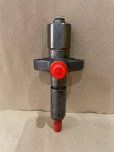 Load image into Gallery viewer, INJECTOR 5281639 BKBL67S5299, 5621791 BDLL150S6743 MASSEY FERGUSON 1972 ->