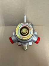 Load image into Gallery viewer, HFP947 LIFT PUMP – CASE NEW HOLLAND HITACHI FIAT