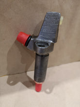 Load image into Gallery viewer, BOSCH 0431212992 Injector DLLA144S889 0433271817 FORD CARGO