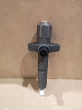 Load image into Gallery viewer, CAV DIESEL INJECTOR 5225401 BDLL160S6492 5621535 BEDFORD 466 BEDFORD 381 - NEW