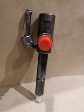 Load image into Gallery viewer, STANADYNE INJECTOR LEYLAND 411 NOZZLE 771215 ADB-140M-231-7