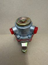 Load image into Gallery viewer, HFP947 LIFT PUMP – CASE NEW HOLLAND HITACHI FIAT
