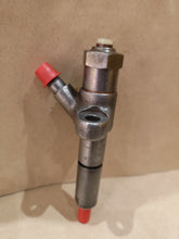 Load image into Gallery viewer, CAV DIESEL INJECTOR 5222102 BDLL150S6476 5621535 NEW HOLLAND 4000, 5500, 8600 
