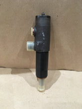 Load image into Gallery viewer, BOSCH Injector KBL45S207/4 Nozzle DLLA138S782 Three Holed Nozzle
